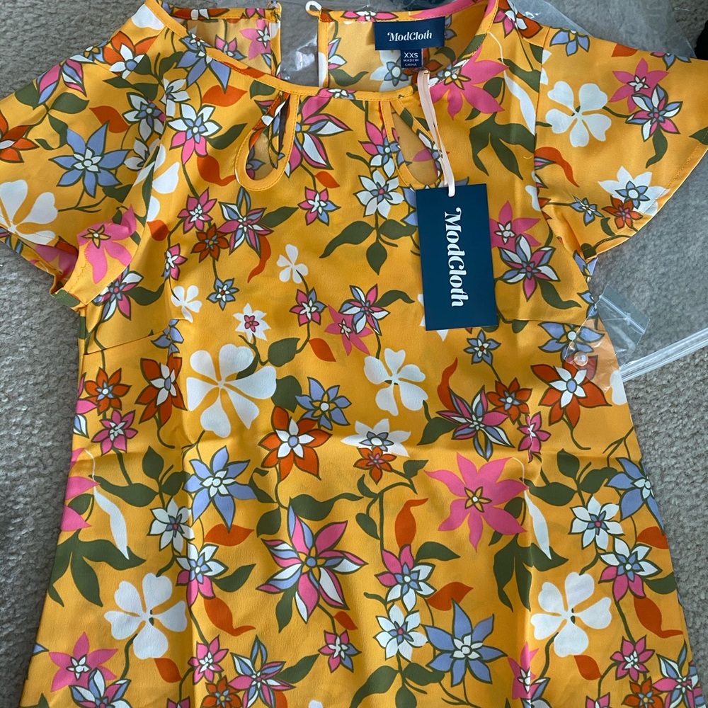 ModCloth Boardroom Brunch Keyhole Top